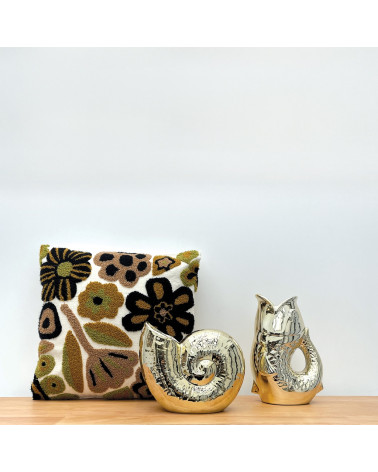 Vase poisson doré style années 60 avec coussin à fleurs - ambiance rétro HOMEDÉCO by Béa