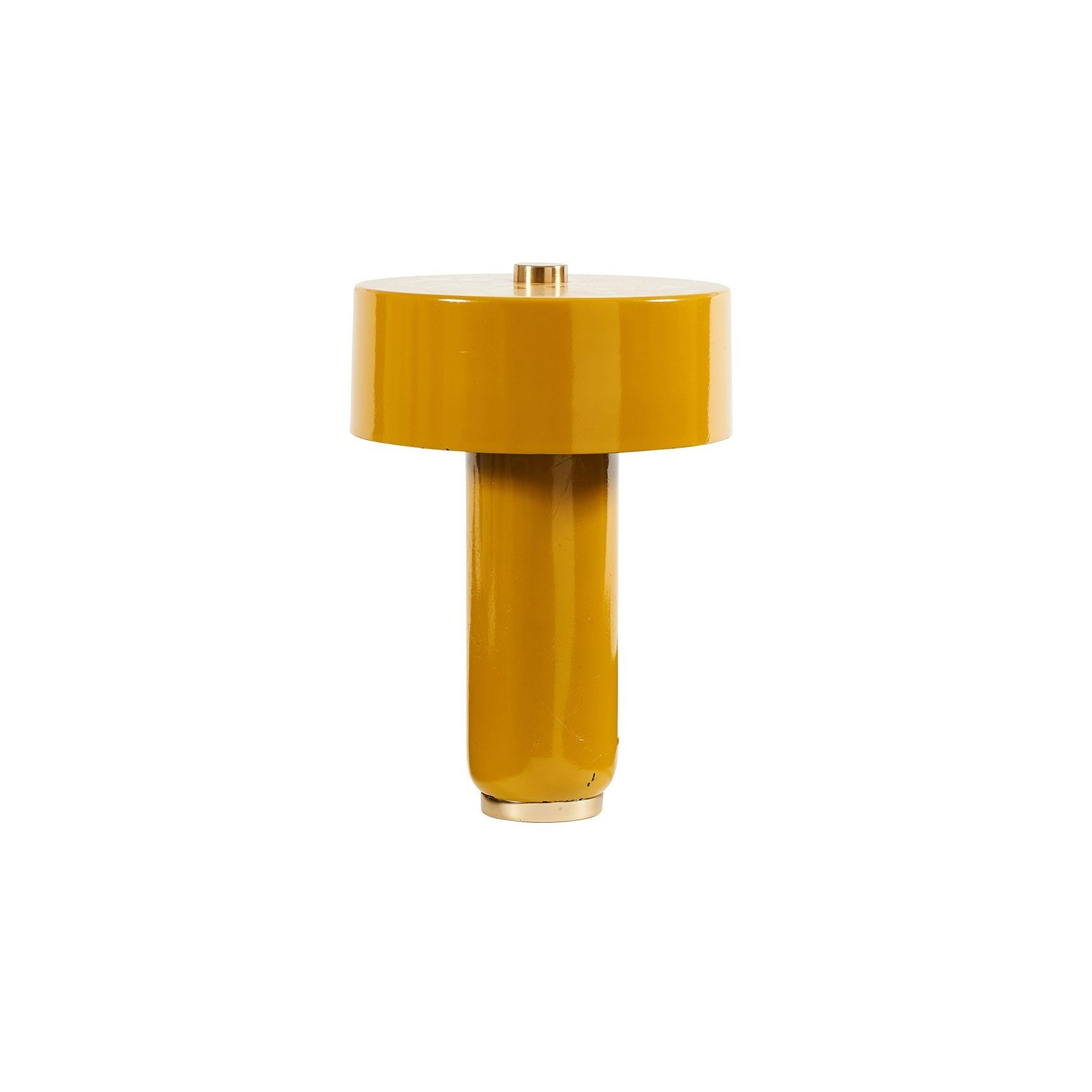 Détail Lampe Manto Moutarde, finition en fer, vue rapprochée, éclairage lumineux