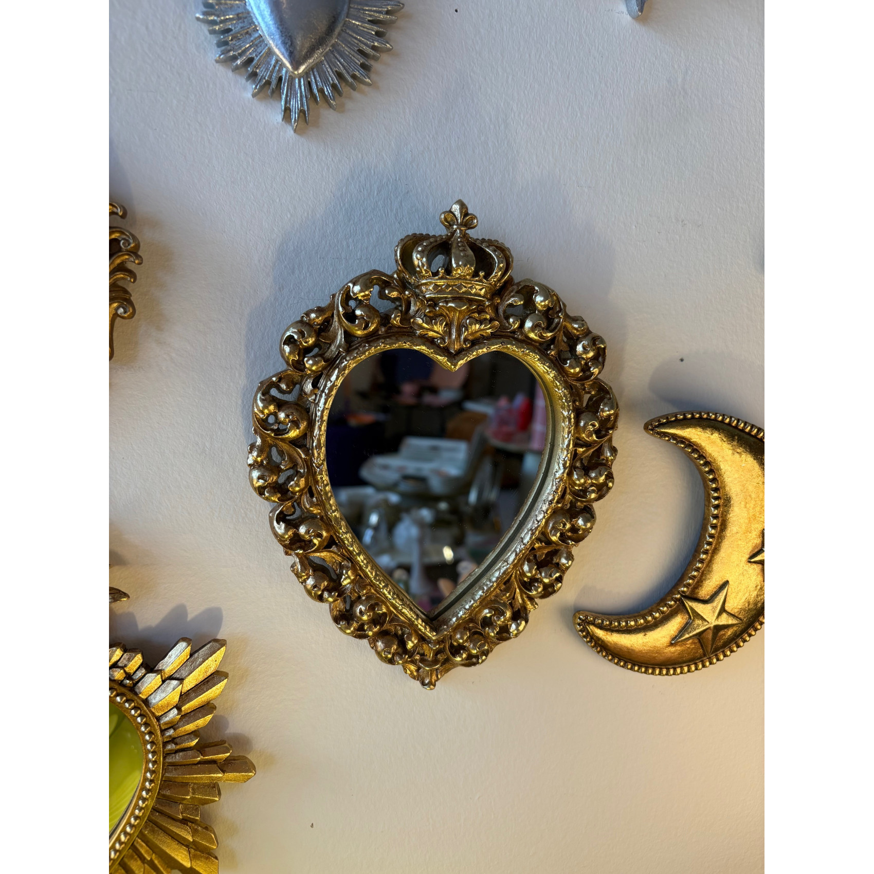 Décoration murale Ex-Voto dorée en forme de coeur couronne ajouré-14,7x19,2 cm