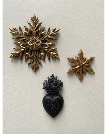 décorations murales en résine dorée en forme de flocons et coeur noir sculpté - ensemble murale élégant et chic