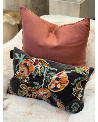 Housse de coussin en velours brodée main 30x50 cm - Anthracite et fleurs multicolores