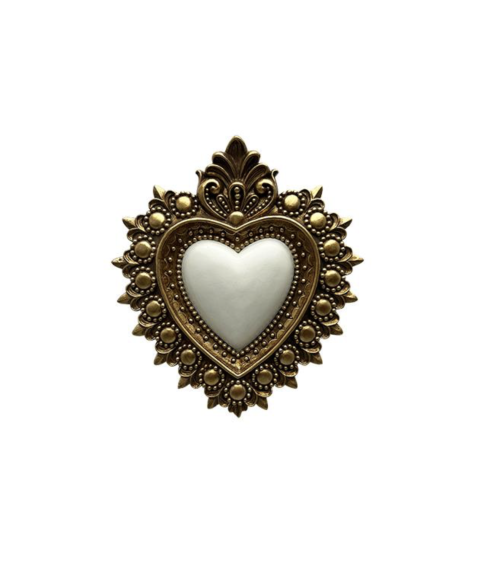 Décoration murale ex-voto cœur sacré en résine dorée et centre blanc, objet déco style miroir ancien pour salon ou chambre.