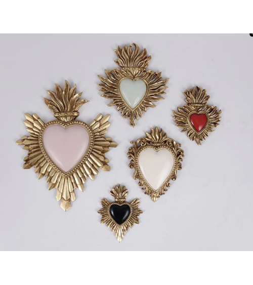 Collection d’ex-voto cœurs muraux dorés et colorés style sacré cœur pour décoration murale bohème chic