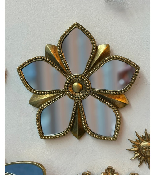 Miroir mural fleur doré 20cm en résine perlée avec facettes en verre véritable