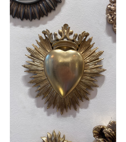 Ex-Voto Cœur Couronné Doré 17,6 cm – Décoration Murale Sacré Cœur Vintage