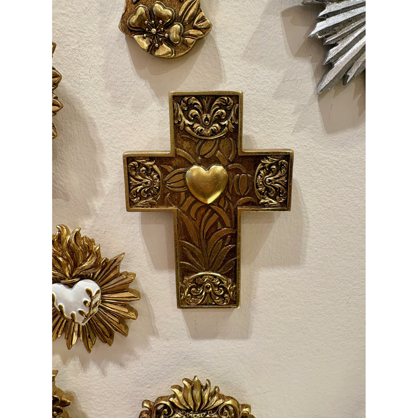 Objet de décoration murale spirituelle dorée style baroque pour salon ou entrée