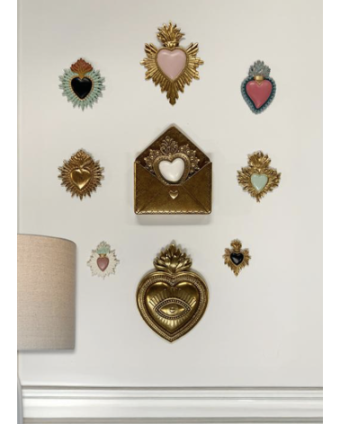 Décoration murale enveloppe dorée – Ex-voto mural romantique vintage