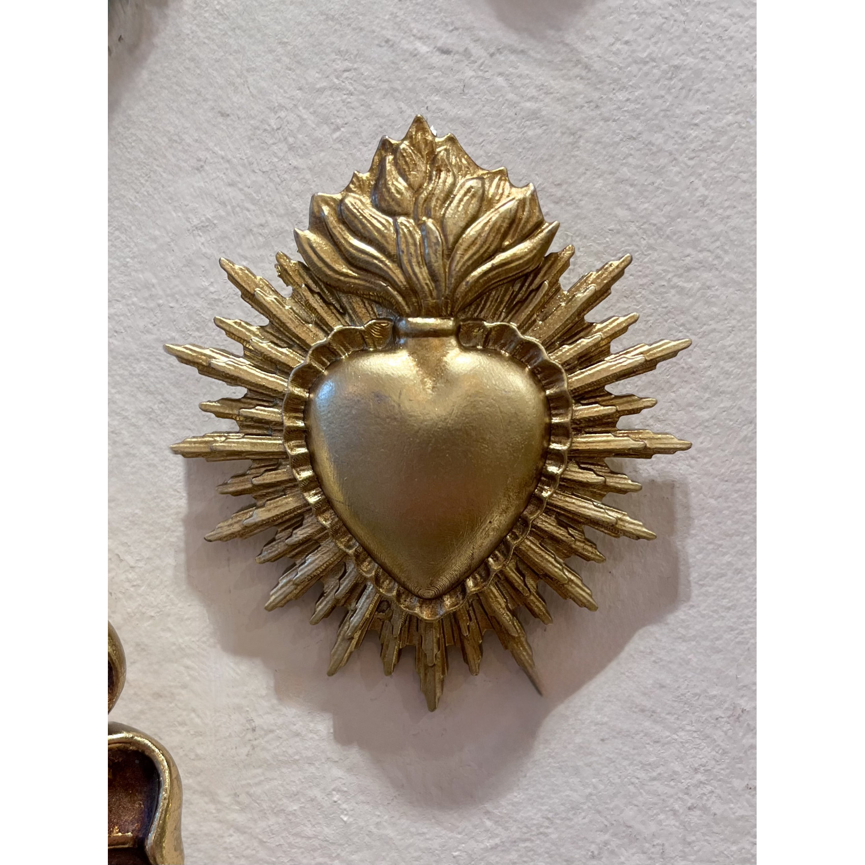 ex voto coeur doré mural 9 cm décoration sacrée bohème chic