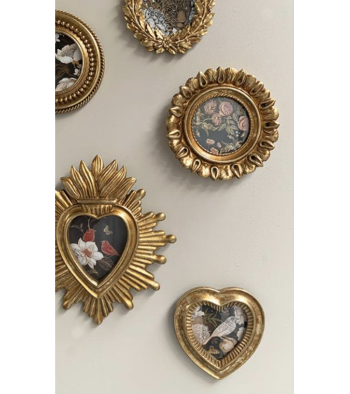 petits cadres photo dorés mur décoration bohème chic composition murale