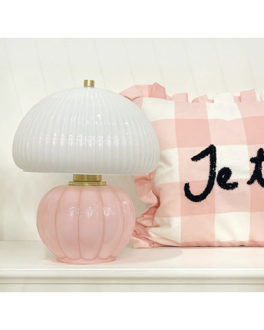 lampe de table verre rose ambiance chambre cocooning décoration