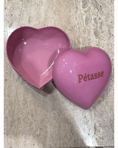 Boîte cœur rose en métal avec inscription humoristique Pétasse ouverte