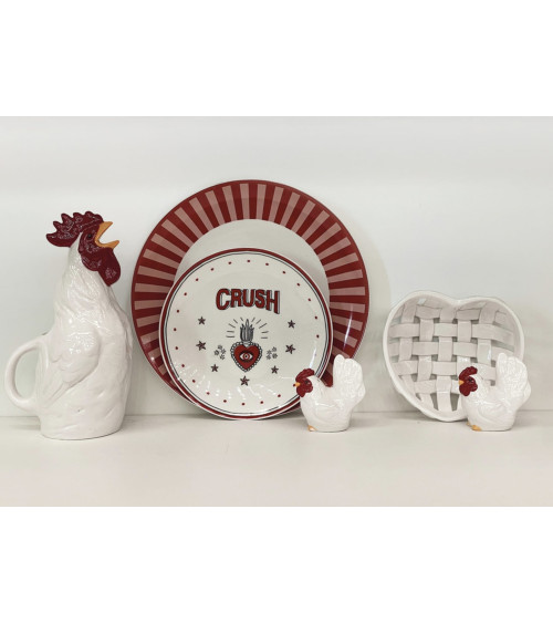 Accessoires de table campagne chic avec poules décoratives en faïence