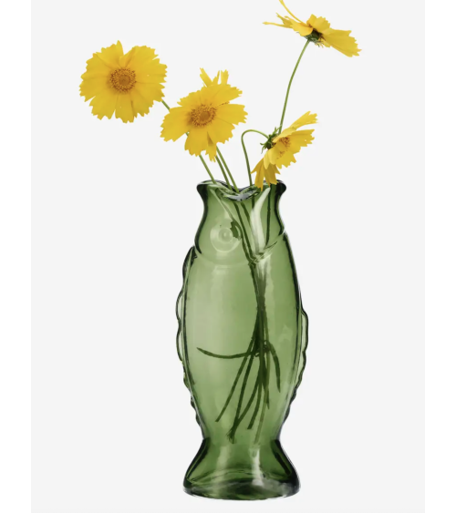 Vase poisson en verre vert avec bouquet de fleurs jaunes
