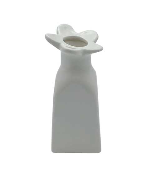 Vase fleur blanc en faïence utilisé comme soliflore décoratif